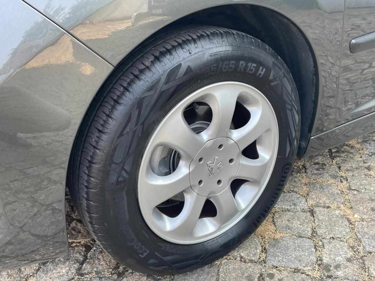 peugeot-207-1-4-hdi-2009-diesel-1398cc