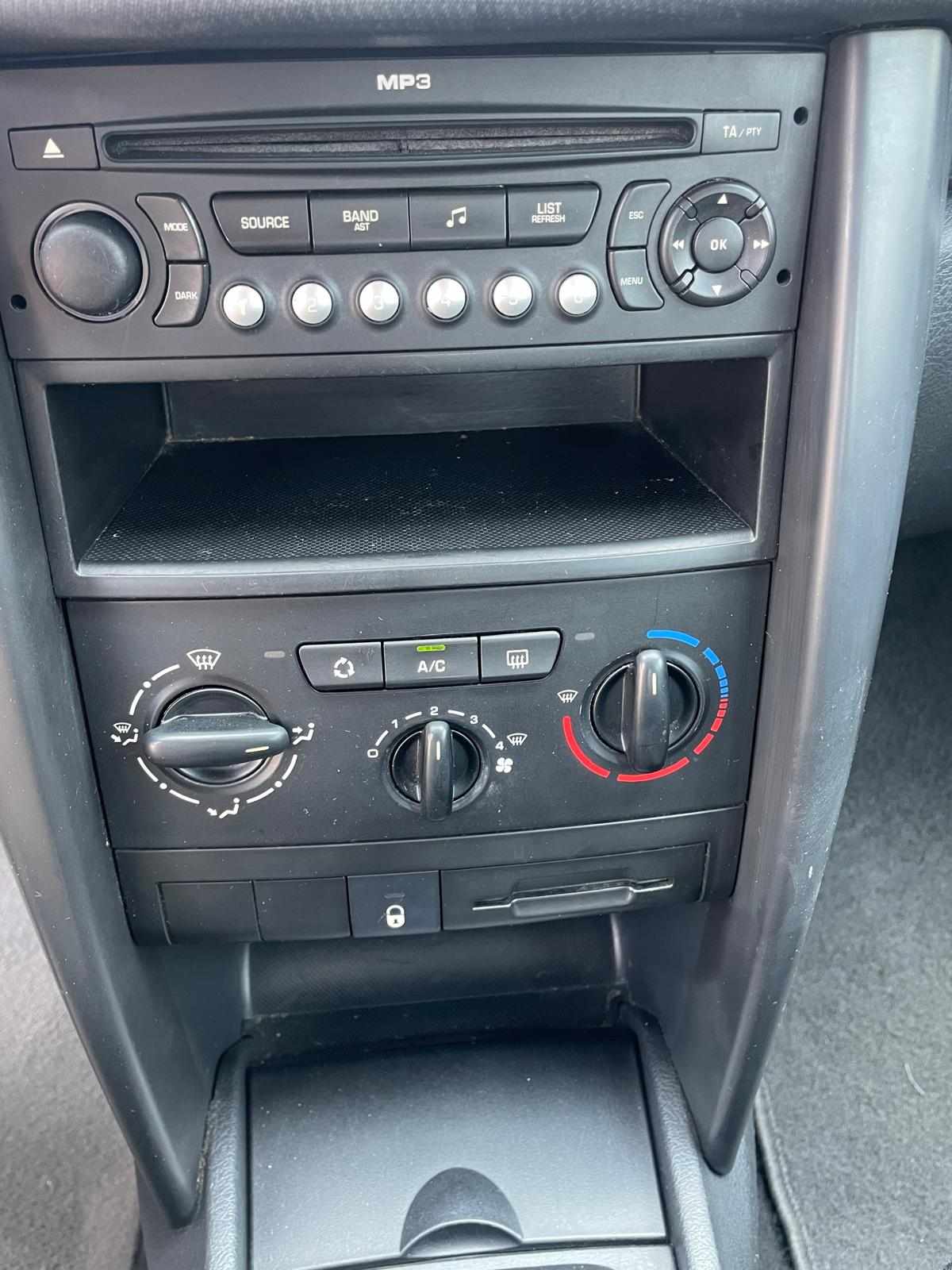 peugeot-207-1-4-hdi-2009-diesel-1398cc