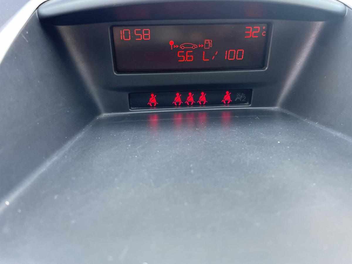 peugeot-207-1-4-hdi-2009-diesel-1398cc