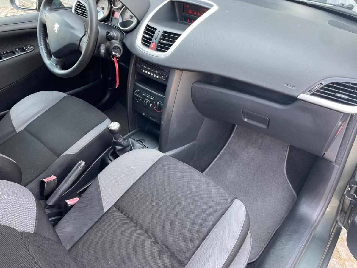 peugeot-207-1-4-hdi-2009-diesel-1398cc