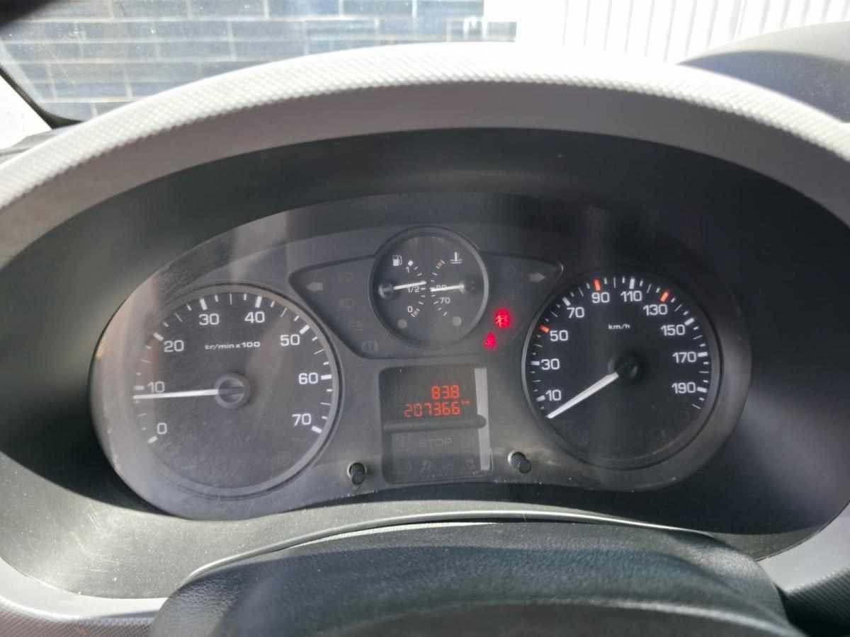 peugeot-partner-1-6-75cv-2018-diesel-1560cc