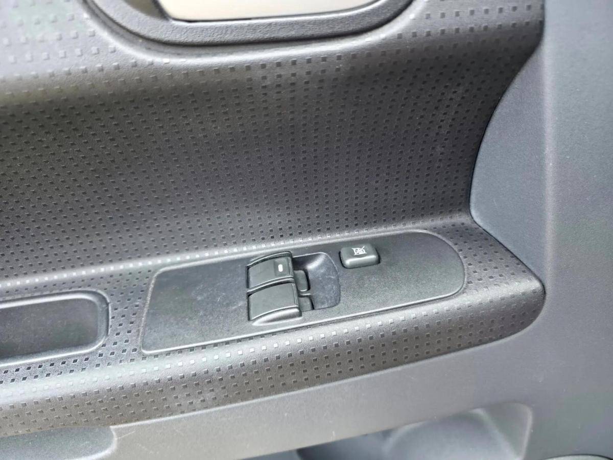mitsubishi-colt-2013-gasolina-1332cc