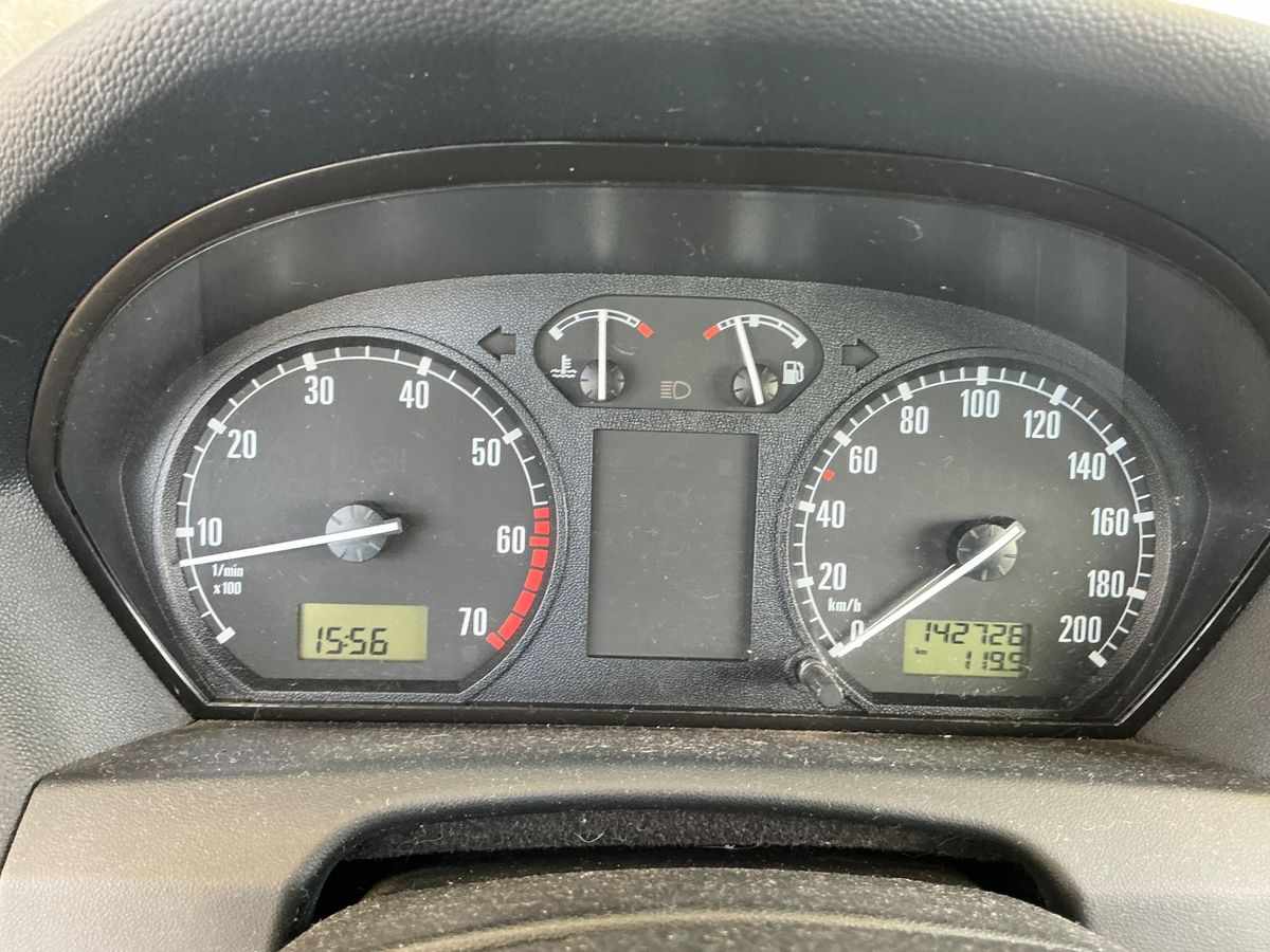skoda-fabia-1-2-54cv-2002-gasolina-1198cc