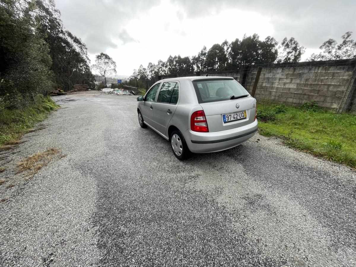 skoda-fabia-1-2-54cv-2002-gasolina-1198cc