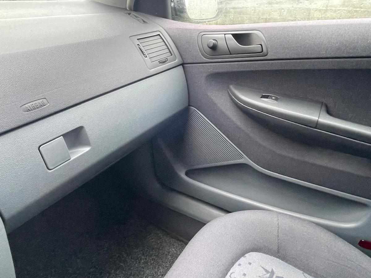 skoda-fabia-1-2-54cv-2002-gasolina-1198cc