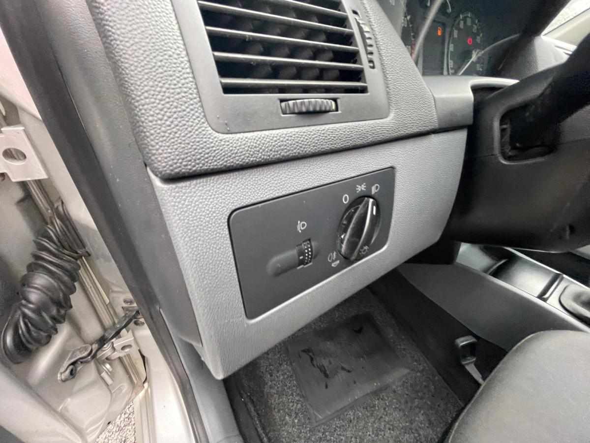 skoda-fabia-1-2-54cv-2002-gasolina-1198cc