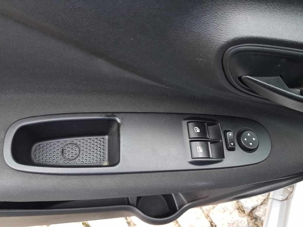 fiat-punto-1-2-ss-2018-gasolina-1242cc