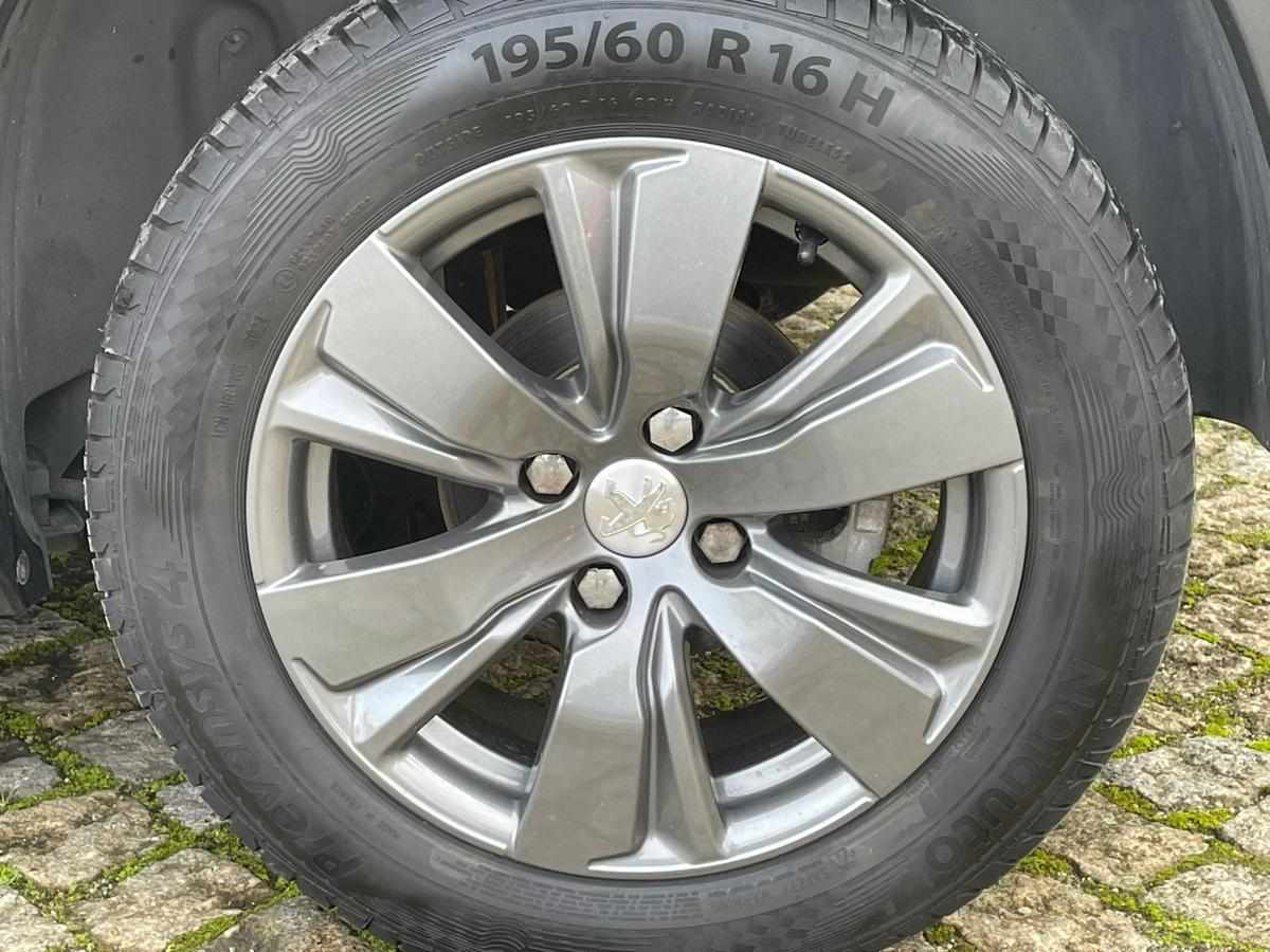 peugeot-2008-1-2-e-thp-2019-gasolina-1198cc