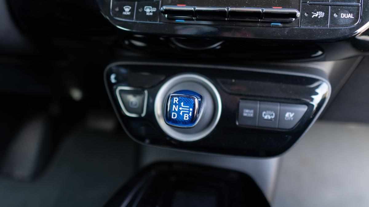 toyota-prius-2019-hibrido-a-gasolina-1798cc