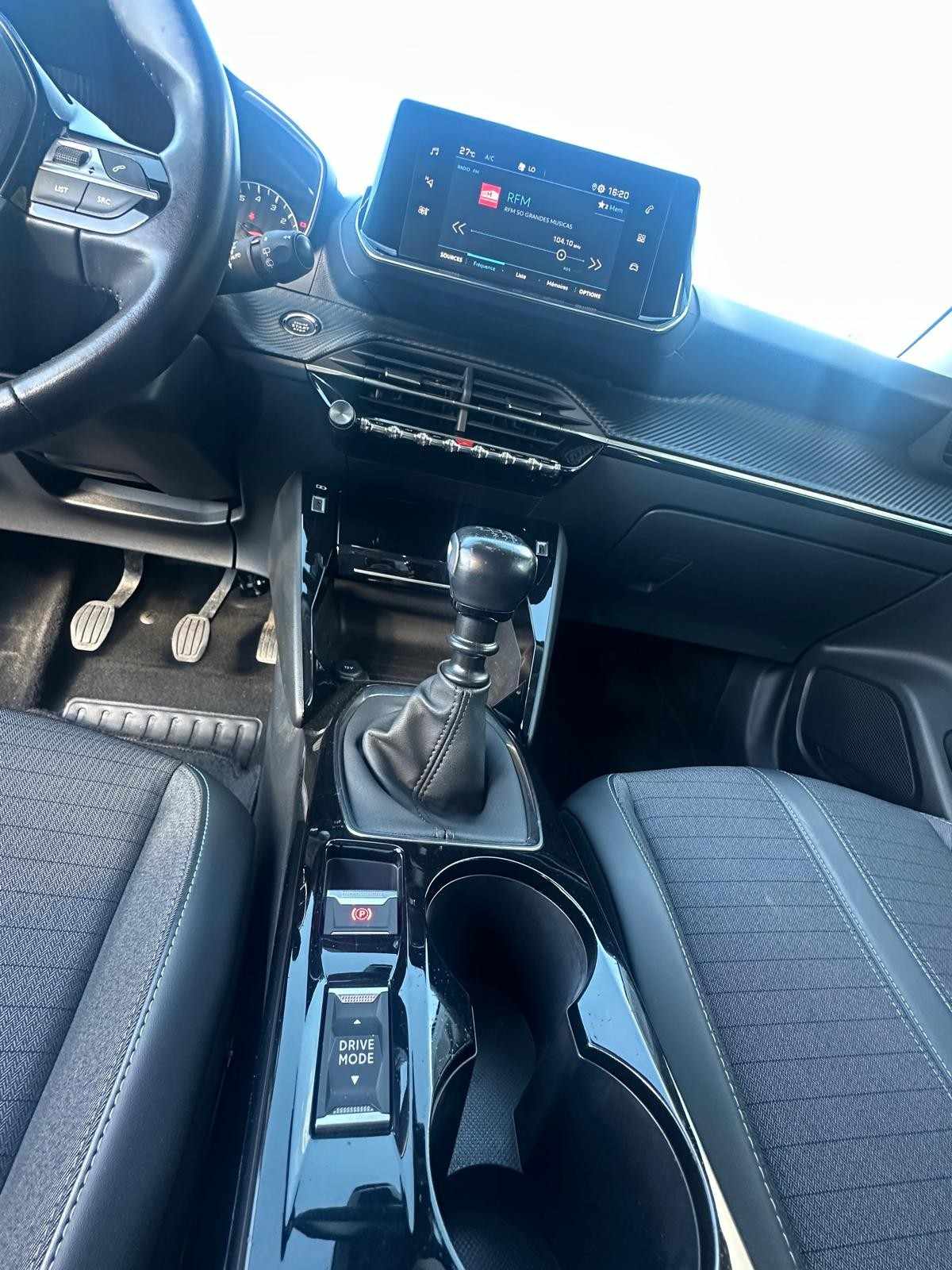 peugeot-2008-2022-diesel-1499cc