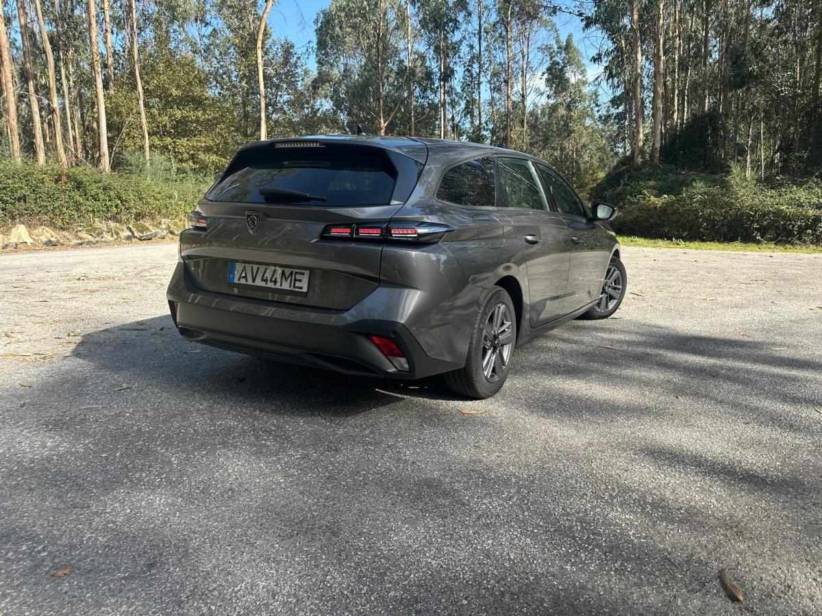 peugeot-308-sw-2022-diesel-1499cc