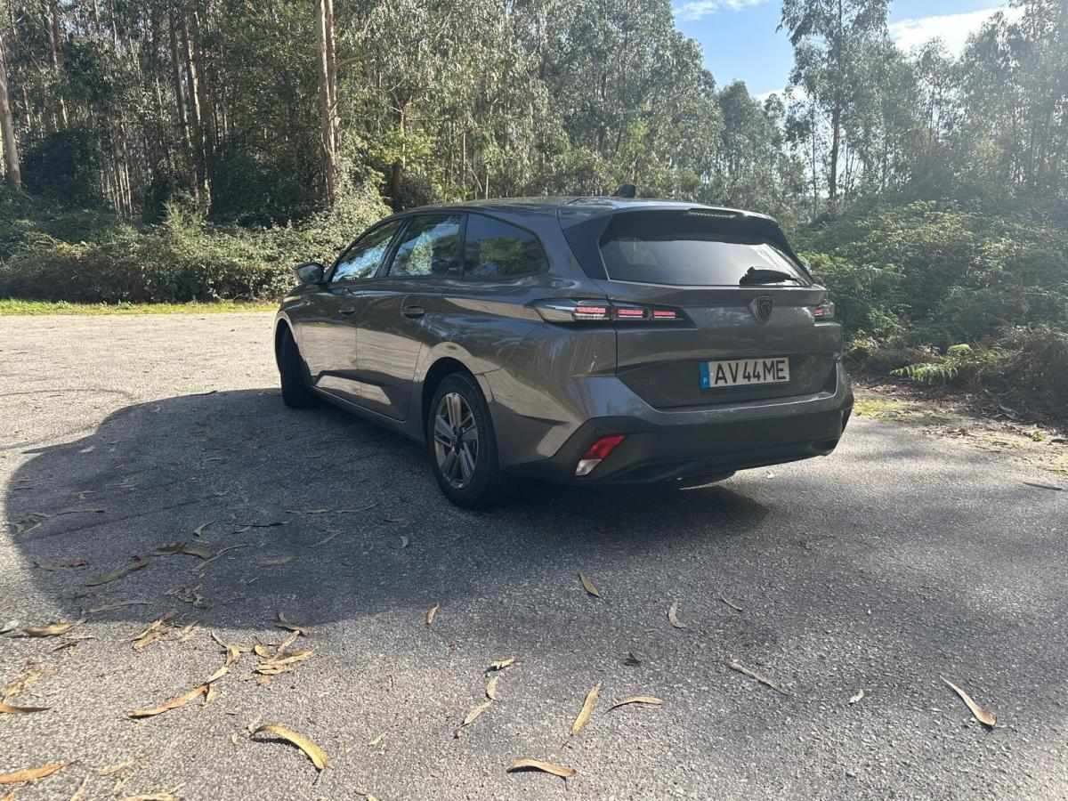 peugeot-308-sw-2022-diesel-1499cc