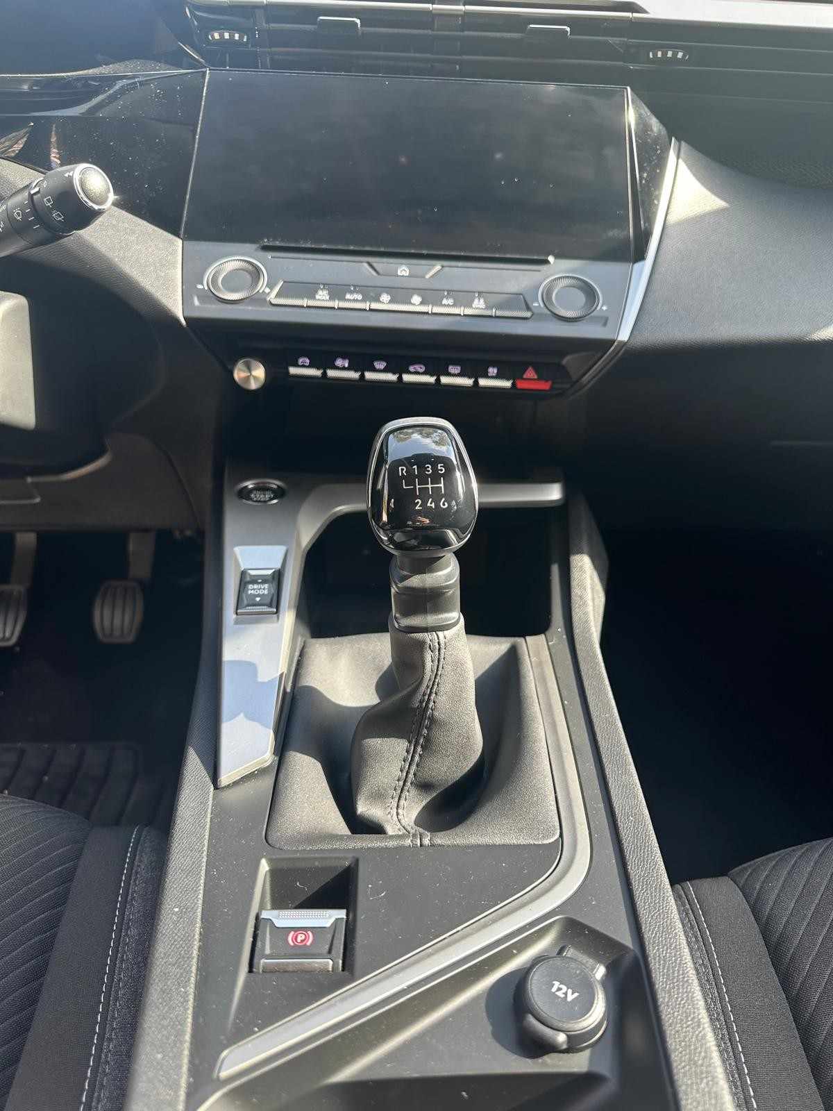 peugeot-308-sw-2022-diesel-1499cc