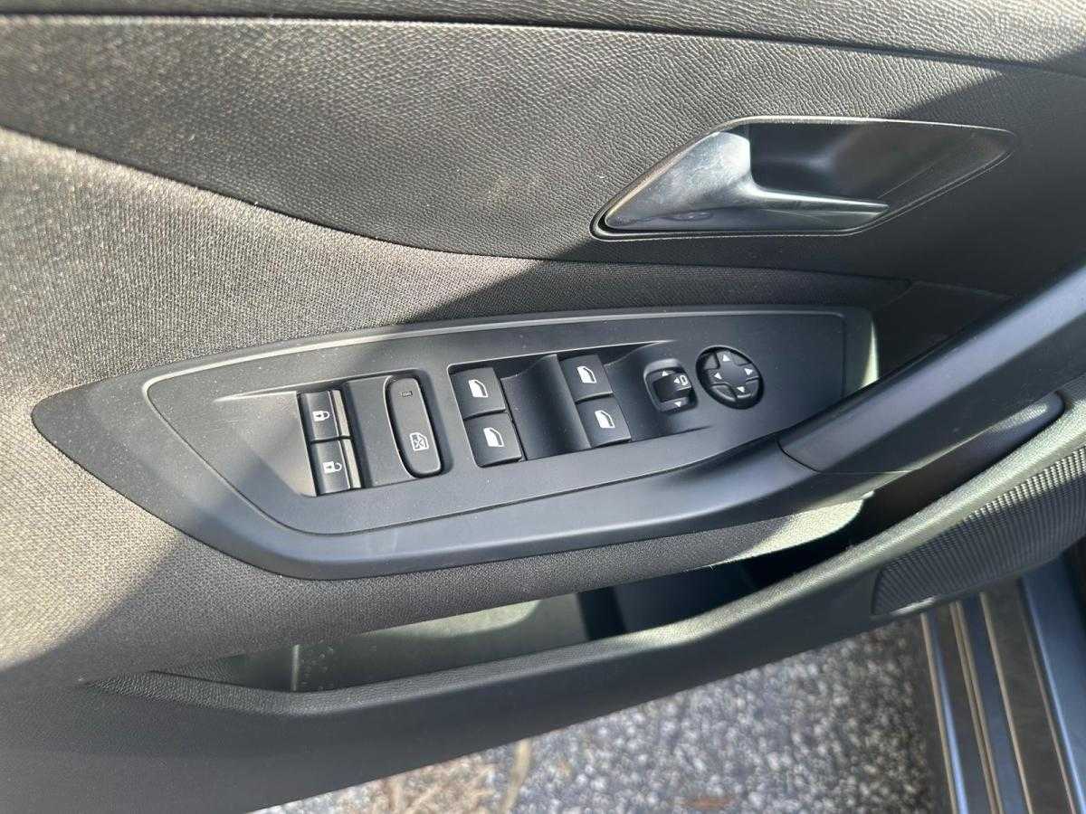 peugeot-308-sw-2022-diesel-1499cc