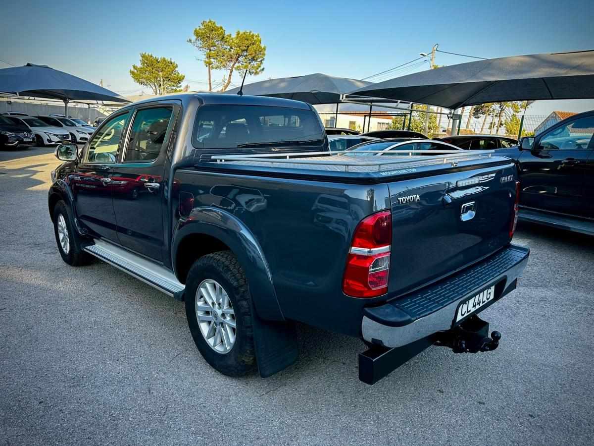 toyota-hilux-2014-diesel-2494cc
