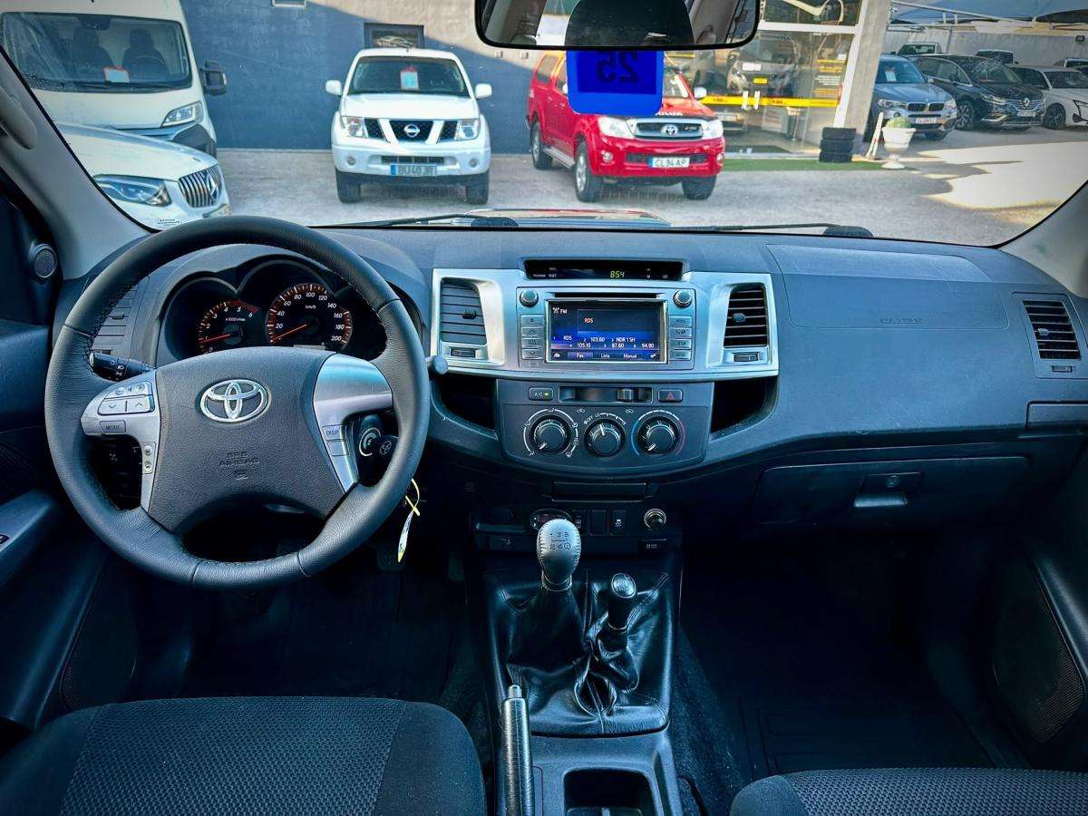 toyota-hilux-2014-diesel-2494cc