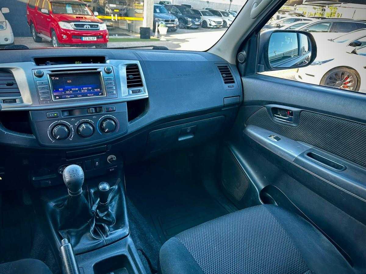 toyota-hilux-2014-diesel-2494cc
