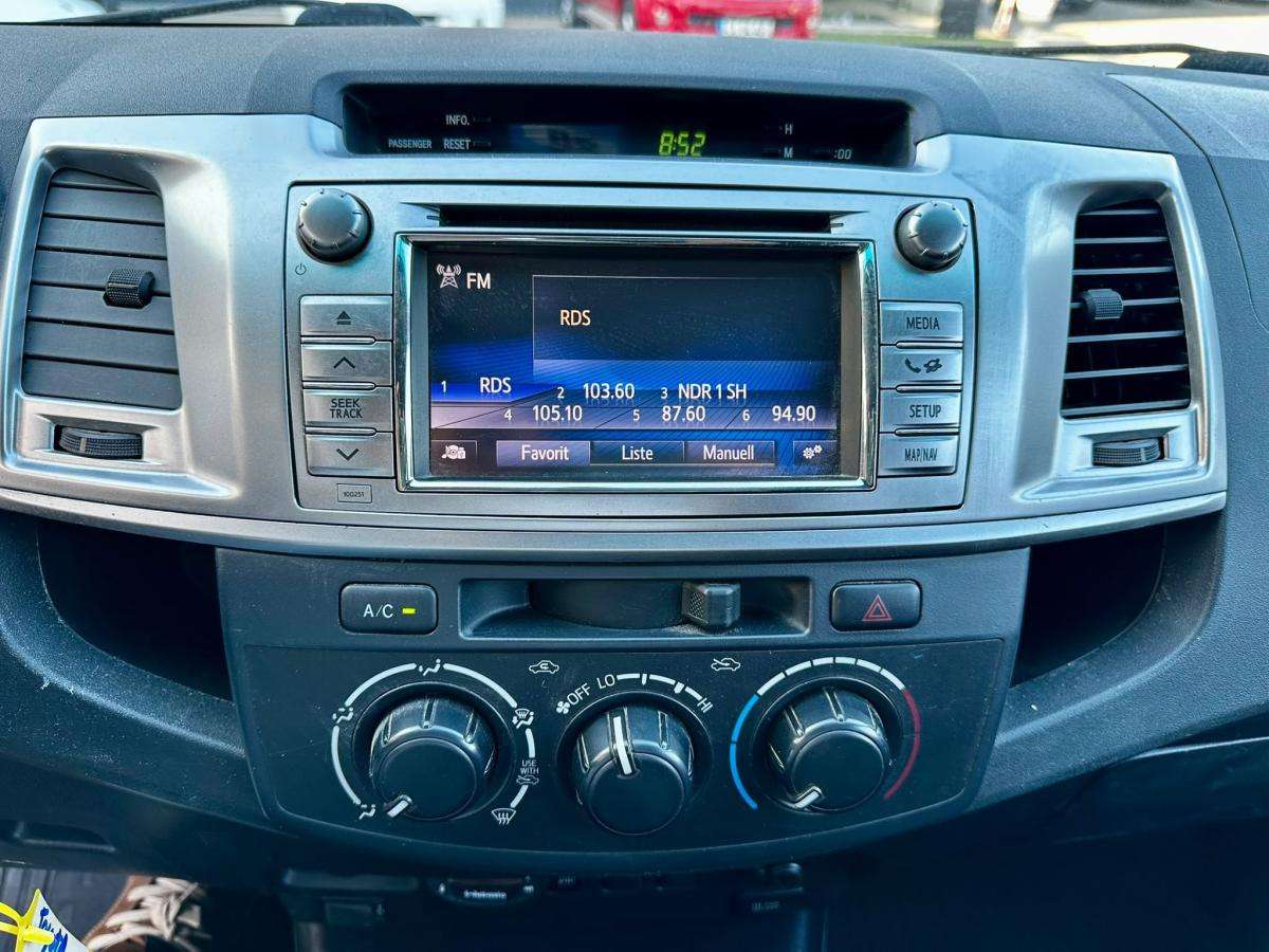 toyota-hilux-2014-diesel-2494cc