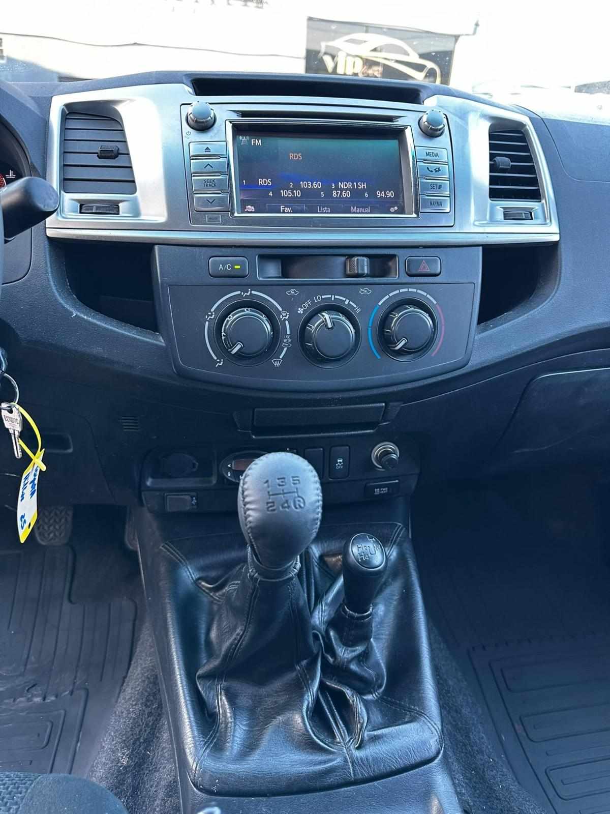 toyota-hilux-2014-diesel-2494cc