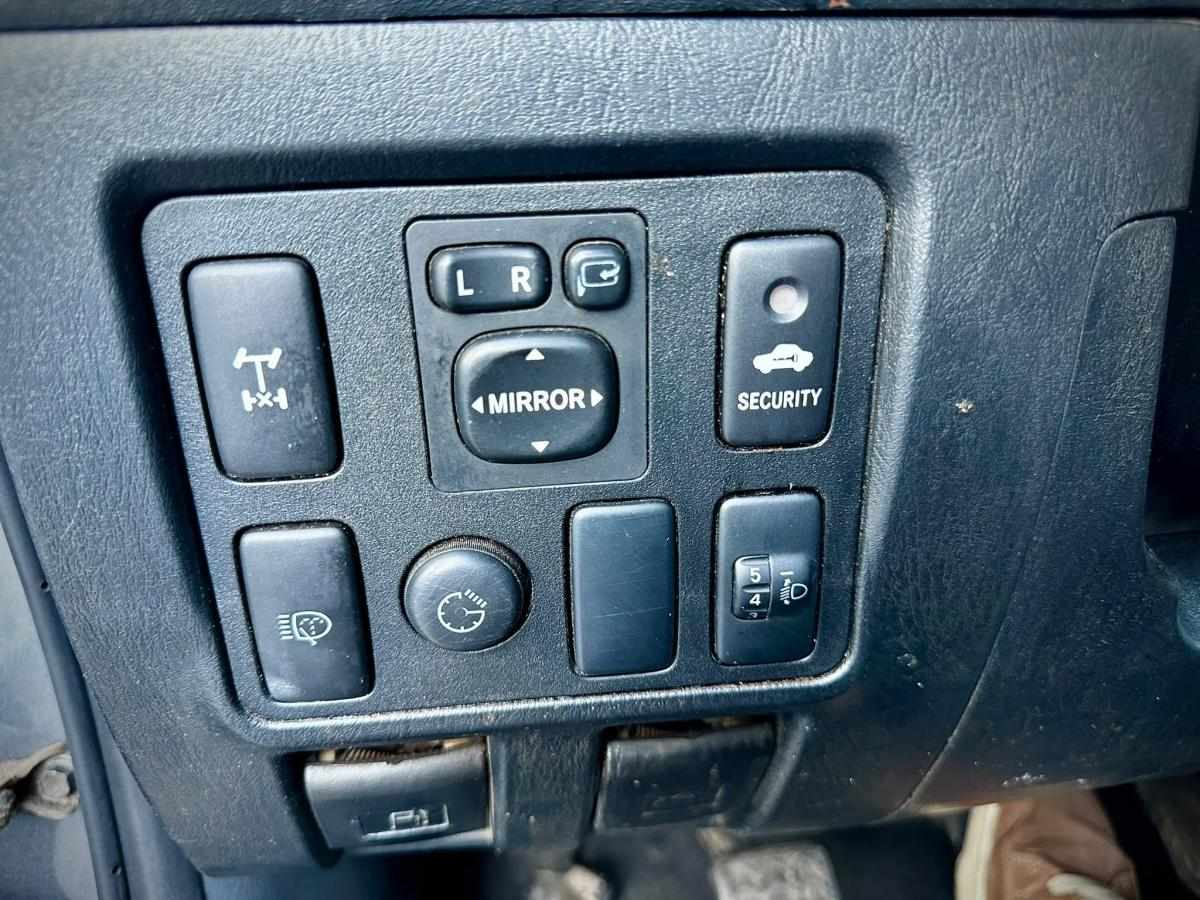 toyota-hilux-2014-diesel-2494cc