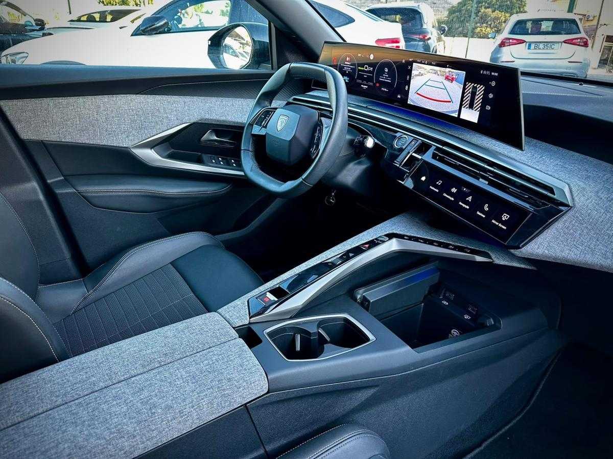 peugeot-e-3008-2024-eletrico-0cc