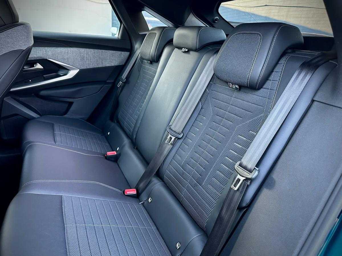 peugeot-e-3008-2024-eletrico-0cc