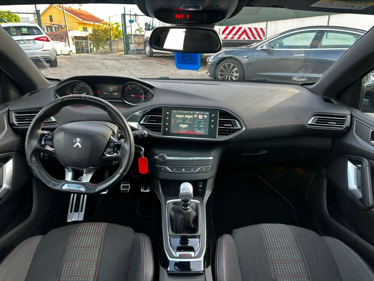 peugeot-308-2017-gasolina-1199cc