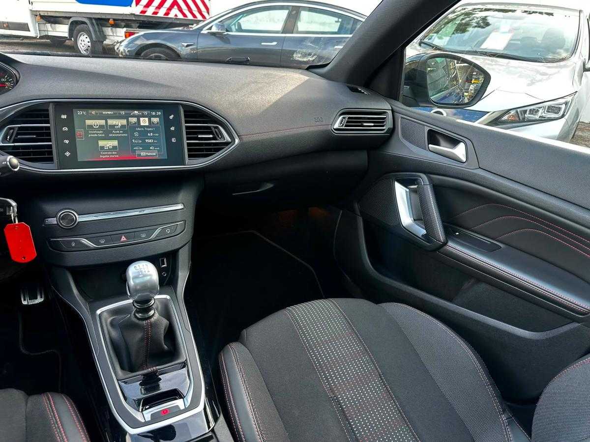 peugeot-308-2017-gasolina-1199cc