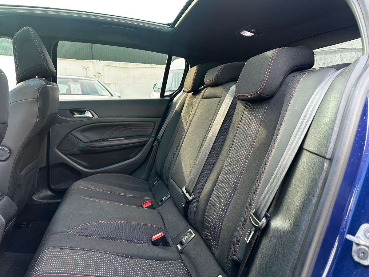 peugeot-308-2017-gasolina-1199cc