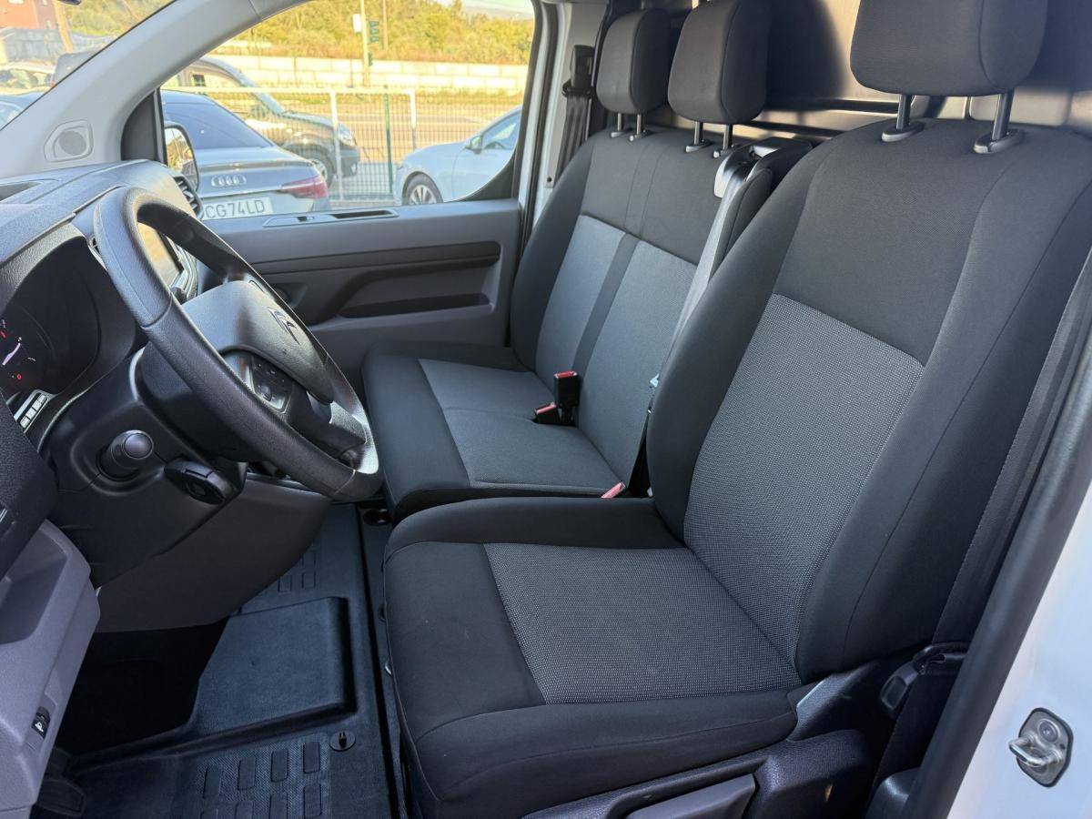 citroen-jumpy-2022-diesel-1499cc