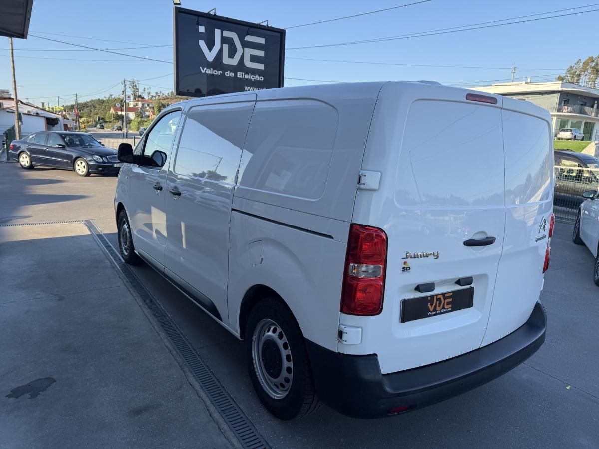 citroen-jumpy-2022-diesel-1499cc