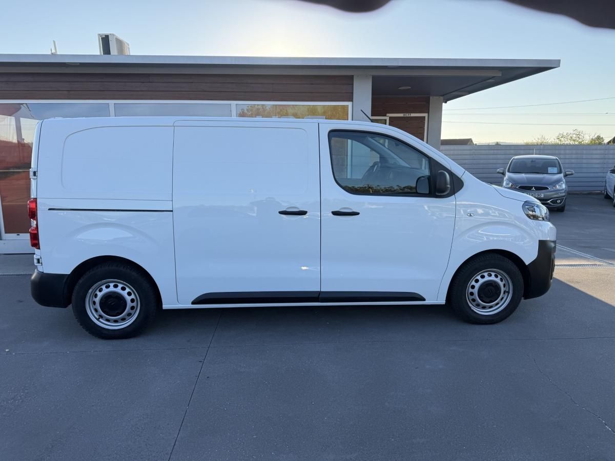 citroen-jumpy-2022-diesel-1499cc