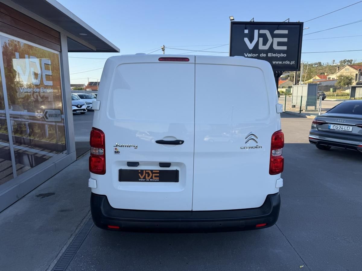 citroen-jumpy-2022-diesel-1499cc