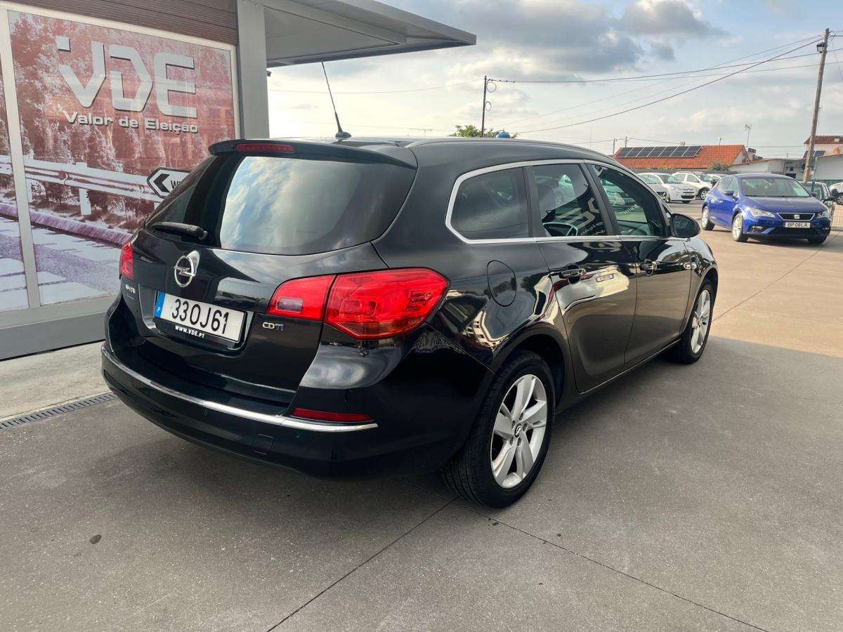 opel-astra-sport-tourer-2014-diesel-1598cc