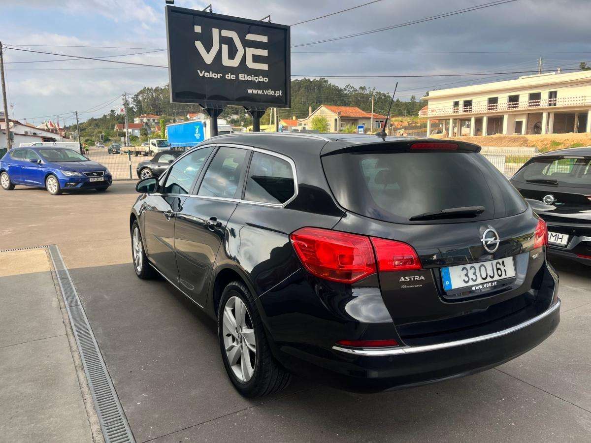 opel-astra-sport-tourer-2014-diesel-1598cc