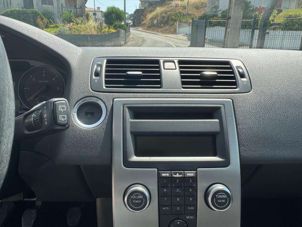 volvo-c30-2010-diesel-1560cc