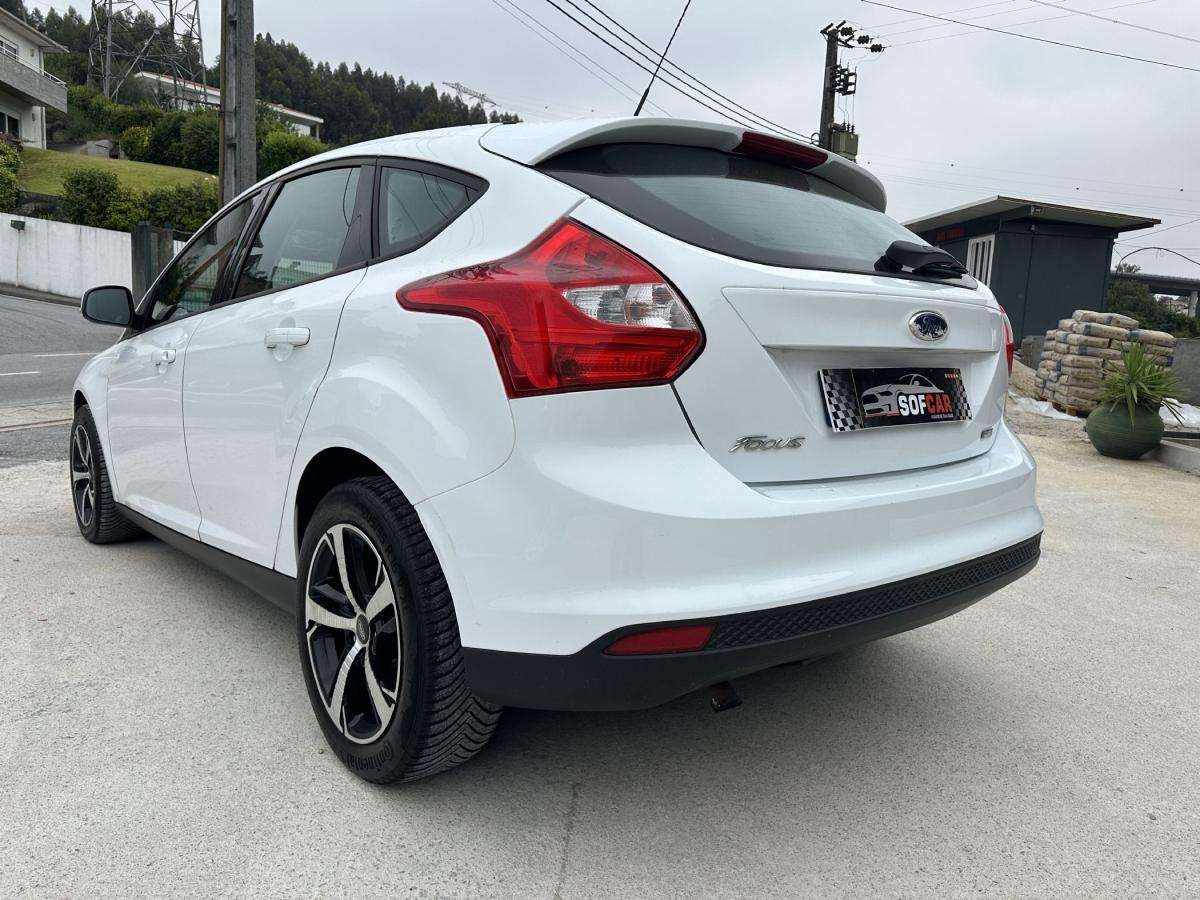 ford-focus-2014-gasolina-998cc
