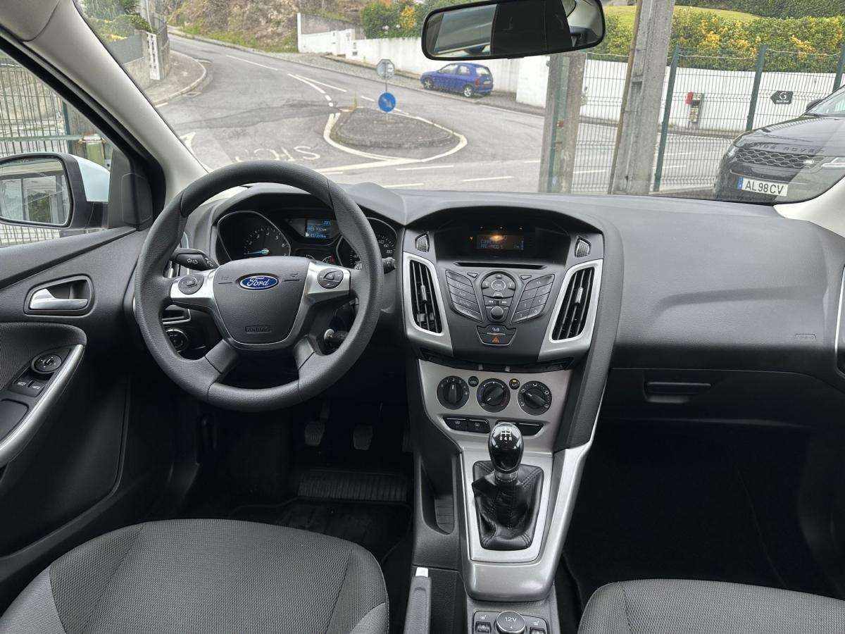 ford-focus-2014-gasolina-998cc