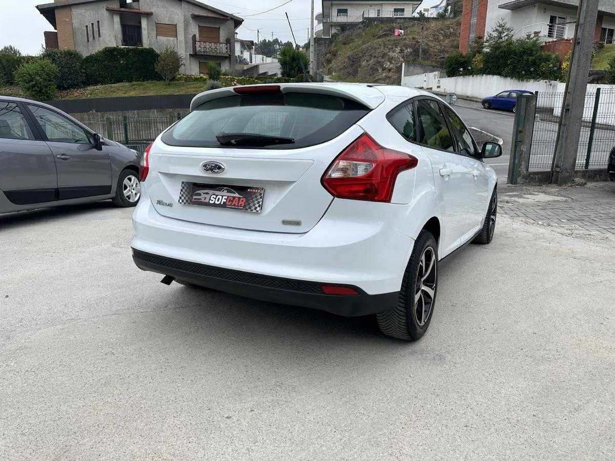 ford-focus-2014-gasolina-998cc