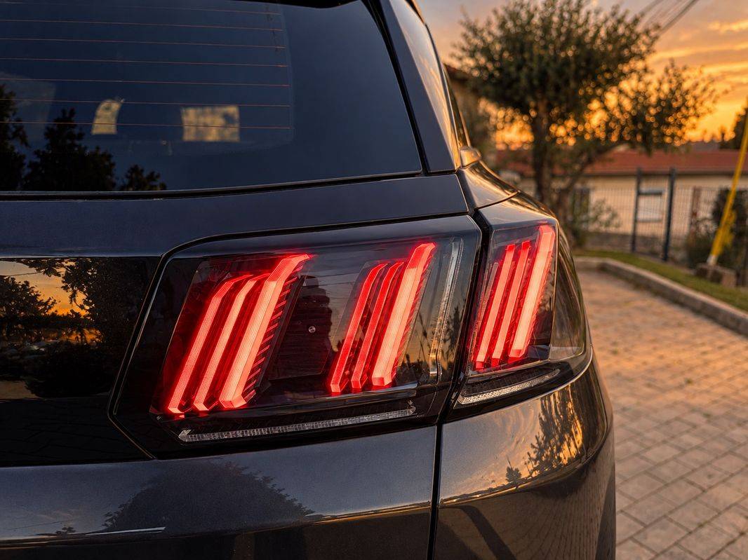 peugeot-3008-2024-hibrido-a-gasolina-1598cc