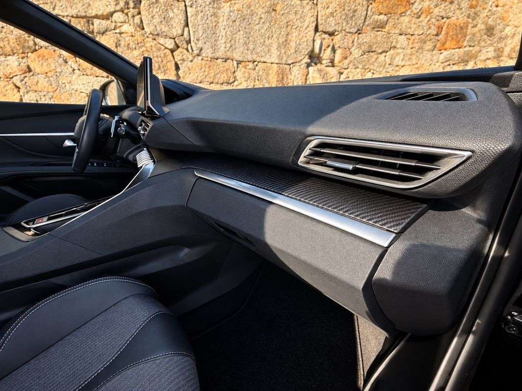 peugeot-3008-2024-hibrido-a-gasolina-1598cc