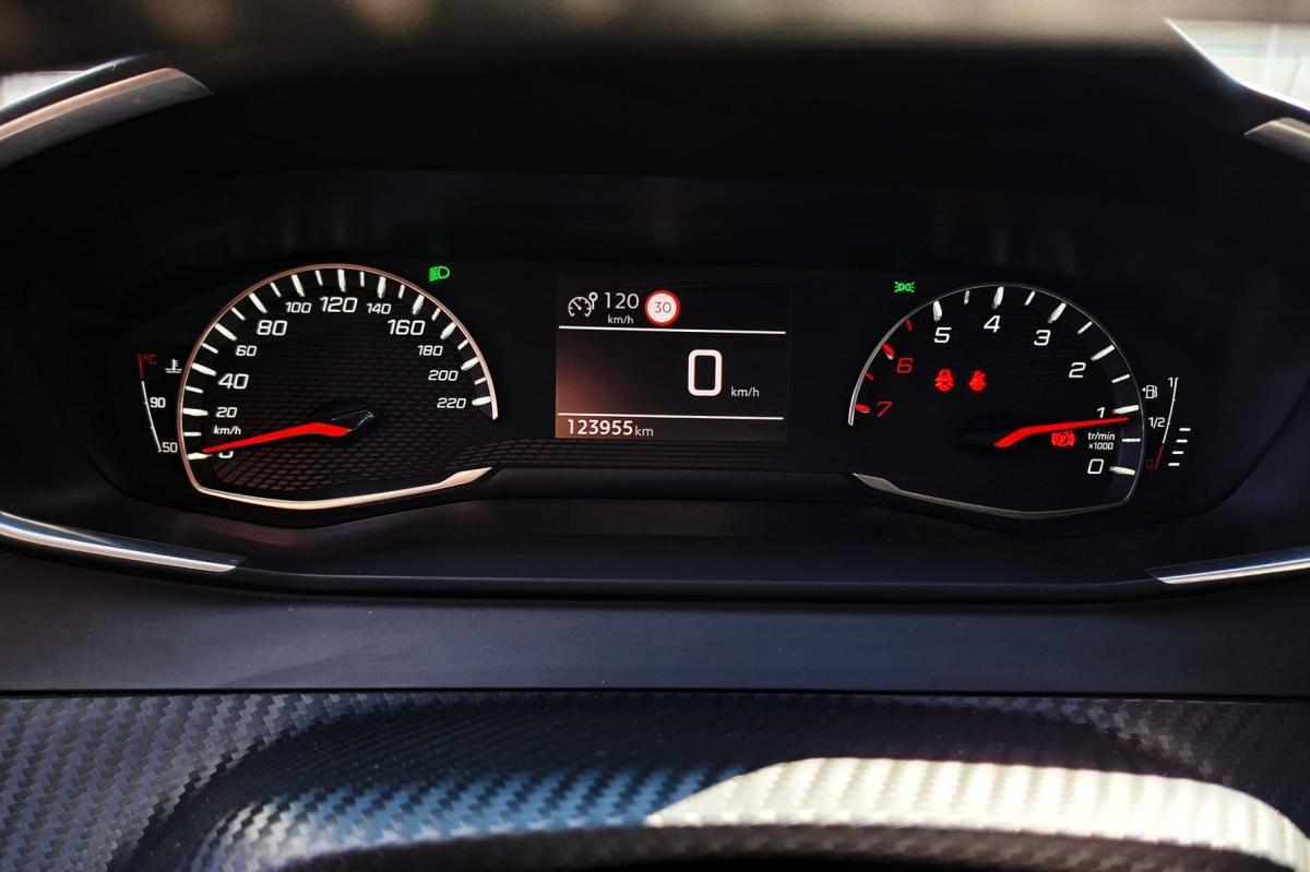 peugeot-2008-2022-diesel-1499cc