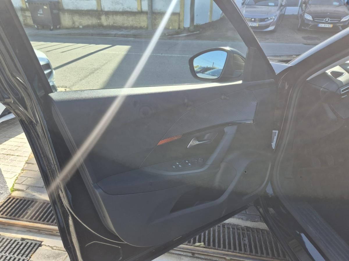 peugeot-2008-2020-gasolina-1199cc