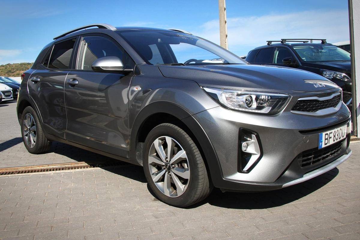kia-stonic-2023-gasolina-1197cc