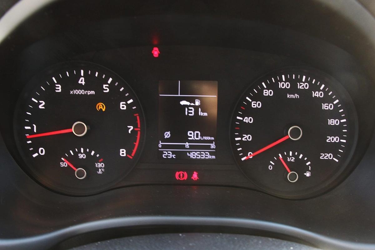 kia-stonic-2023-gasolina-1197cc