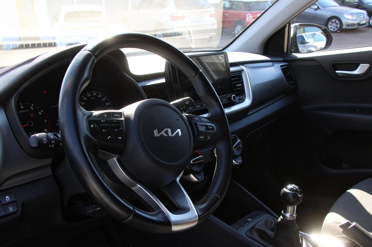 kia-stonic-2023-gasolina-1197cc