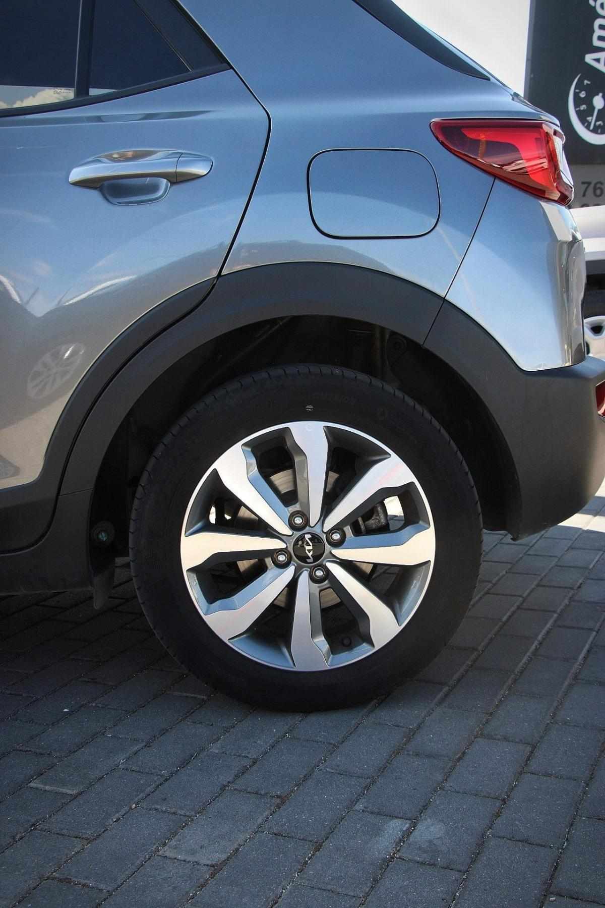 kia-stonic-2023-gasolina-1197cc