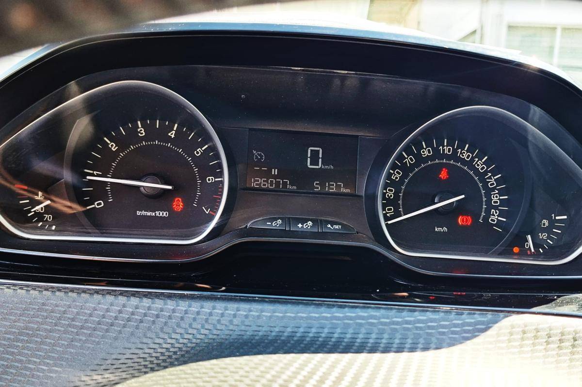 peugeot-2008-2018-gasolina-1199cc