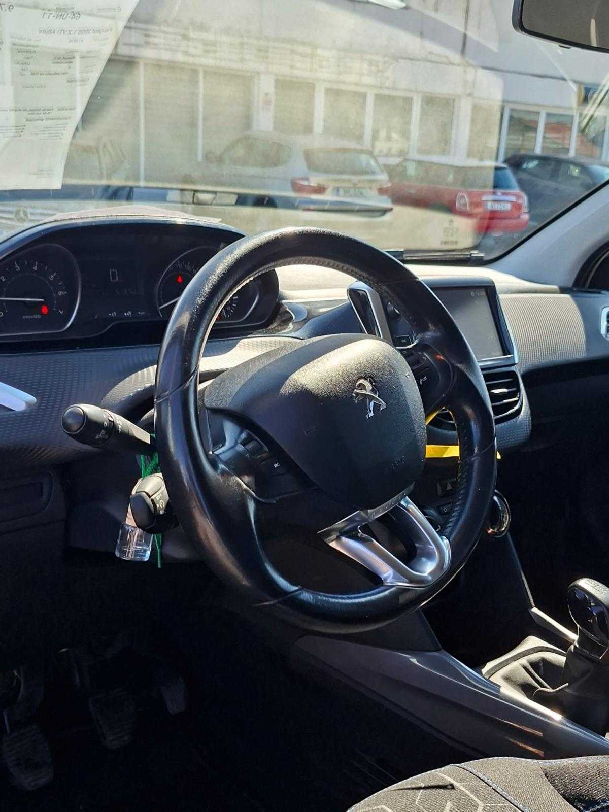 peugeot-2008-2018-gasolina-1199cc