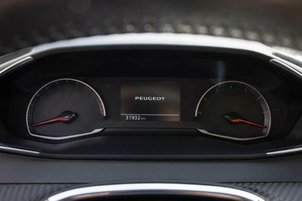 peugeot-208-2022-gasolina-1199cc